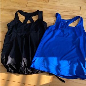 Set of two athletic tops